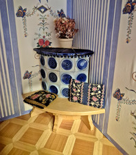 schöner Kachelofen mit