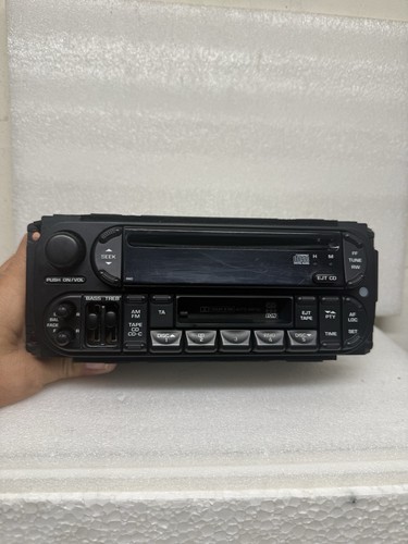 Chrysler voyager autoradio - lv,