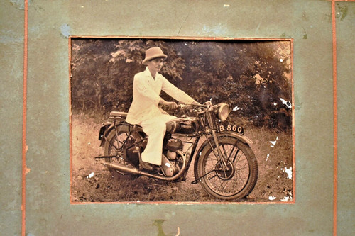 Triumph vintage und - und, classic