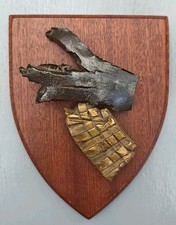 Granatsplitter auf Vollholzplatte, Militaria, Deko, für die Wand, Dekorativ