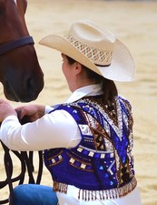 Western Outfit, Show