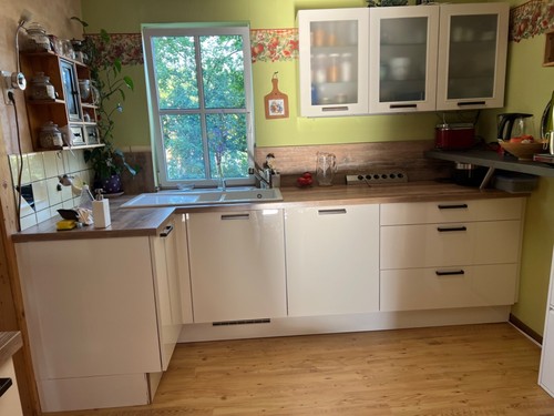 Moderne helle einbauküche mit - moderne,