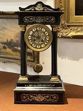 Französische antike Boulle Portikusuhr. China an der Glocke