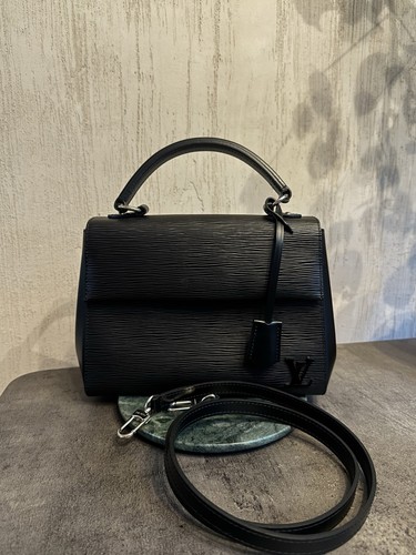 Louis vuitton epi cluny - louis,