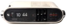 TOSHIBA RC 803 F KLAPPZAHLENWECKER FLIP CLOCK Klappzahlen Radiowecker weiß grau