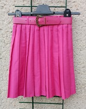 Damen Rock Plisseerock mit Gürtel mini Gr. 34 Fuchsia getragen