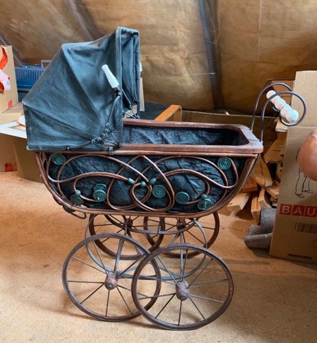 Alter kinderwagen puppenwagen - kinderwagen,