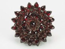 Antike viktorianische Granatbrosche Brosche mit dunkelroten Granaten 1880; K118
