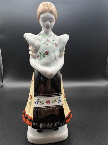 Hollóháza porzellan figur - hollóháza,