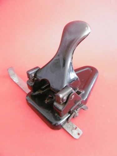 Großer antiker locher - locher,