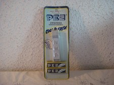 PEZ Cukorka Spender aus