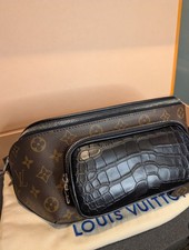 LOUIS VUITTON Bumbag N96217