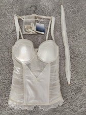 Corsage von Triumph, Precious