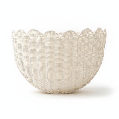 Rattankorb mit spitzenkante