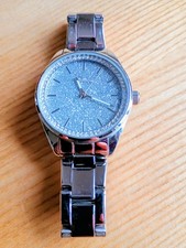 S. Oliver Damenuhr in gutem