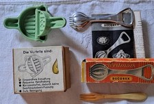 Konvolut alter Küchenhelfer DRGM Zitronenschnittenpresse Decorex-Buttergarnierer