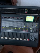 Ramsa WR-DA7 32 Kanal digital Mischpult mit 16 High End Preamps, 2 Adat Cards