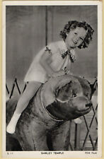 AK - Kinderstar Shirley Temple auf großem Steifftier - Bären,  ca. 1930