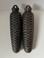 2 große alte schwere Gewichte