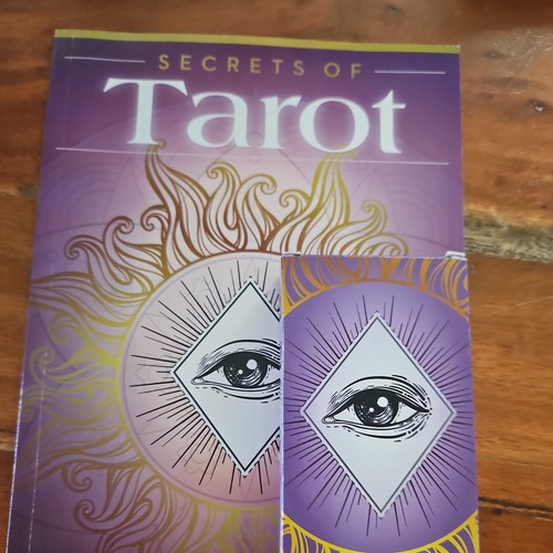 Secrets tarot set - •, 32