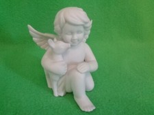 Mittlerer weißer sitzender Engel mit Reh 10 cm von Rosenthal