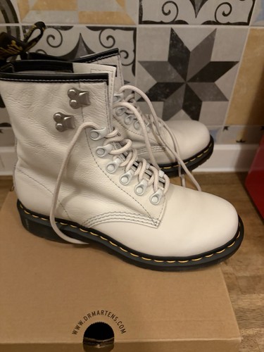 Dr.Martens