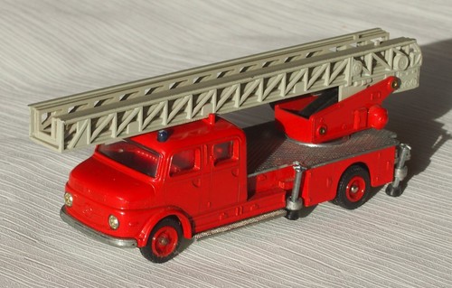 Feuerwehr drehleiter - 1:43,