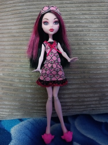 Monster high draculaura dead - draculaura, (dead