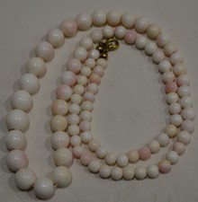 Alte Kette Engelshaut Koralle weiß rosa Länge 60 cm,