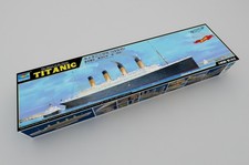 Titanic + LED Lights / 1:200 -