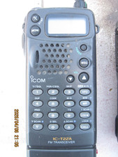 ICOM HAND HELD VHF RADIO