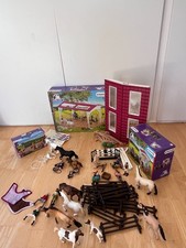 Set  Schleich Reithalle 42389 Horse, 42271 Hindernisse, 42404 Waschplatz