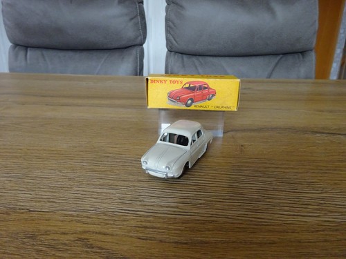 Dinky 24e 524 renault dauphine - renault,