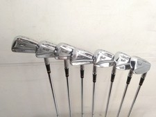 Wilson Rechtshänder Eisensatz STAFF FLUID FEEL 4-9,P Stahlschaft Flex R