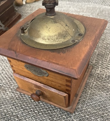 Alte kaffeemühle stahl - kaffeemühle,