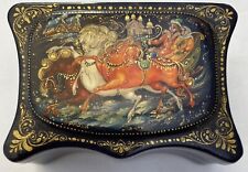 Original russische Lackdose “Trojka“, um 1995, Palech Schule, signiert “Lukin”.