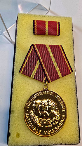Ddr nva mfs verdienstmedaille - nva,
