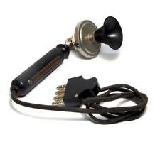 Sehr alter Handapparat /