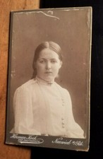 Mädchen - junge Frau - Portrait / CDV Hermann Koch Neuwied