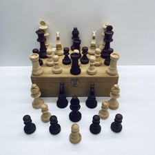 TOP. Holz Schachfiguren Set