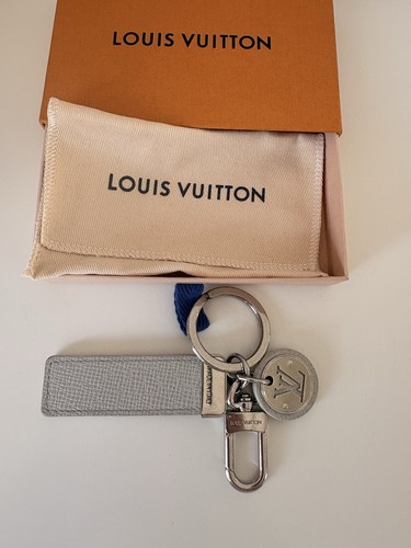 Louis vuitton key charm - key,