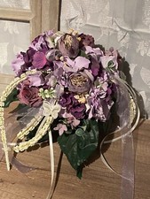 Gesteck aus Seidenblumen in