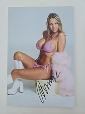 ANNINA UCATIS XXL FOTO