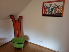 Bretz Sessel entworfen von Keith Haring , Hallo Sessel , 