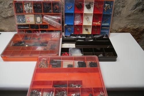 Kleinteile für alte - , radios
