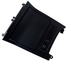 1K0857961 Aschenbecher vorne