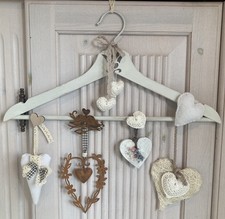 Shabby Landhaus Deko Kleiderbügel Fenster Tür Hänger Herzchen Türkranz -670