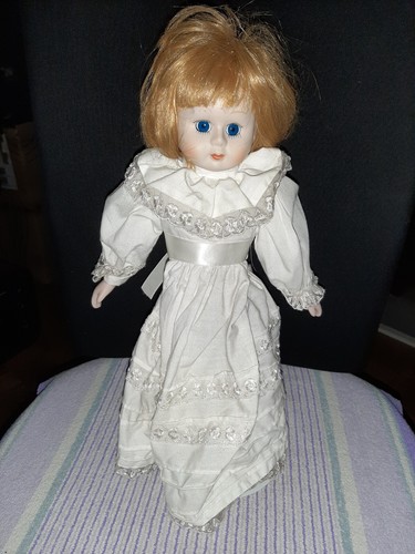 Vintage gilde porzellanpuppe - gilde,