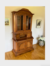 Vitrine Landhaus Nussbaum mit