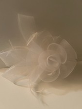 Braut Damen Fascinator, weiß, mit Einsteckkamm